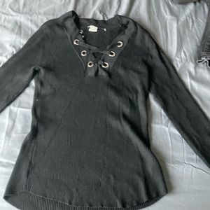 black v-neck long sleeve shirt